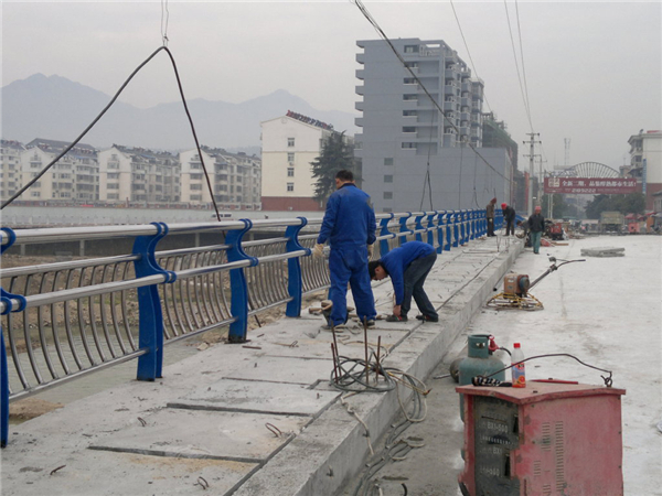 泰安不锈钢复合管护栏常见问题及解决方案